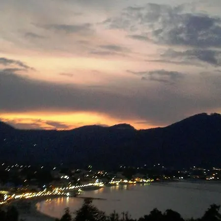 Acro Apartman *