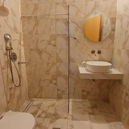 Acro Apartmán *